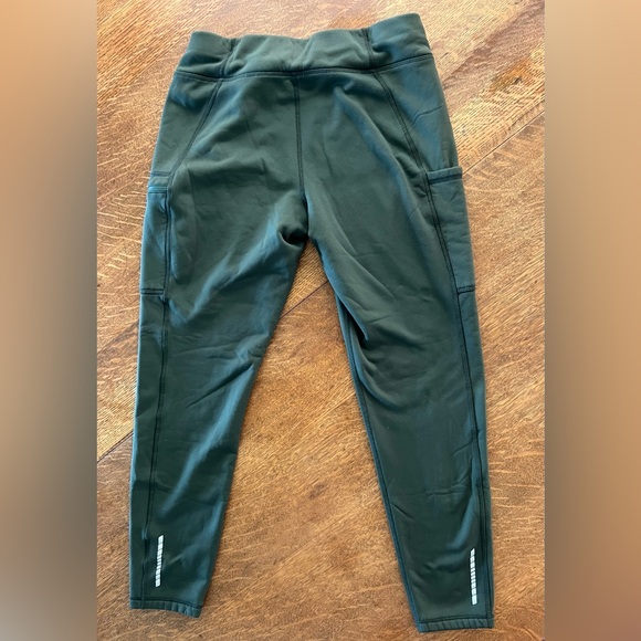 LL bean Women's PrimaLoft ThermaStretch Fleece Pocket Tights, Mid-Rise. - Picture 3 of 5